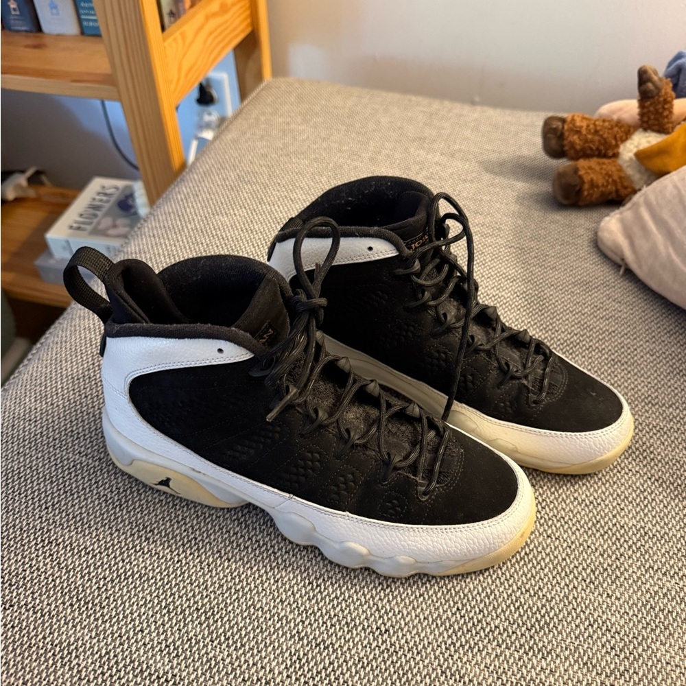 Jordan Kids High-Top Sneakers in Black & White
